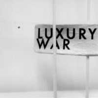 Kim Okura LUXURY WAR Ausstellung